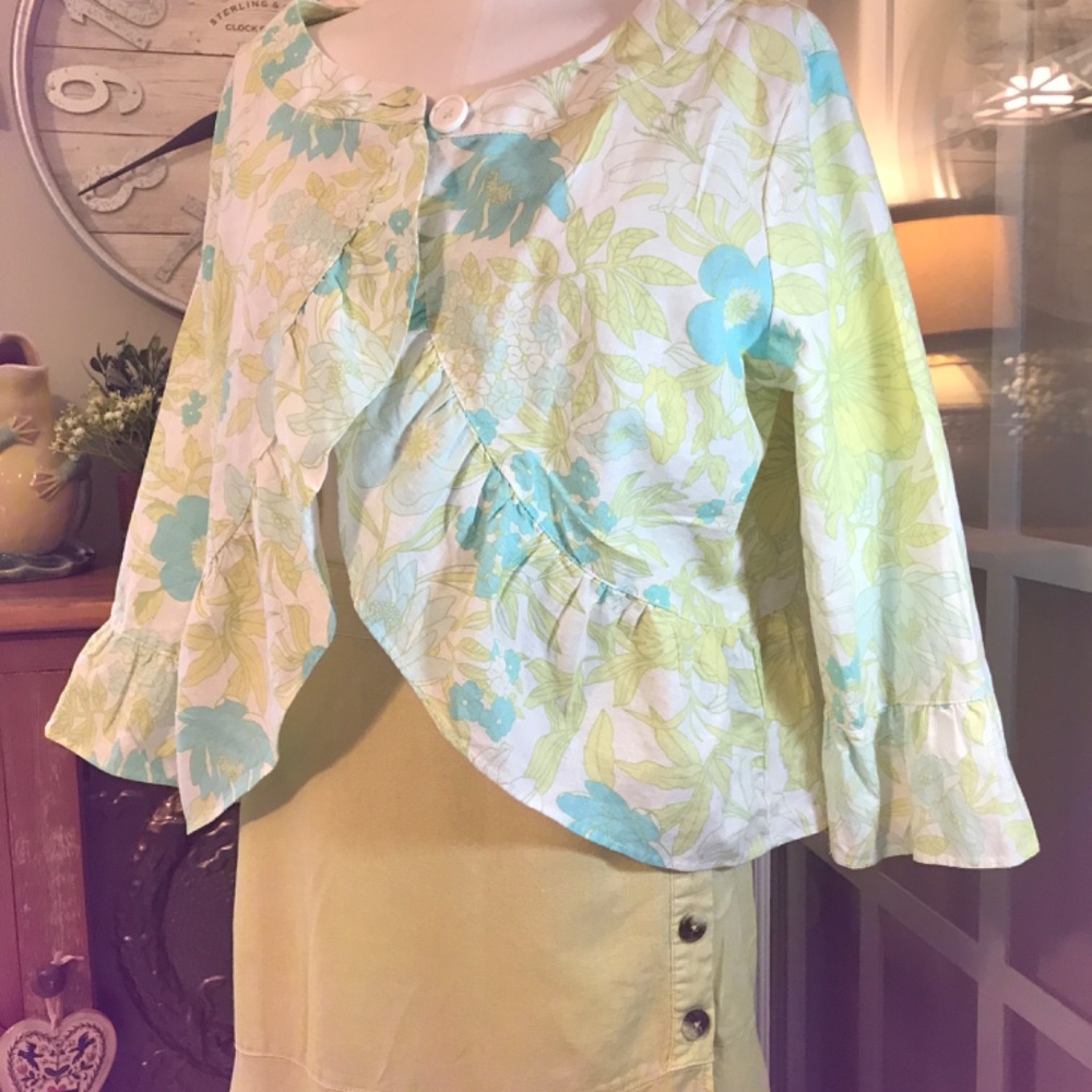 Island Winds linen ruffle floral crop top jacket